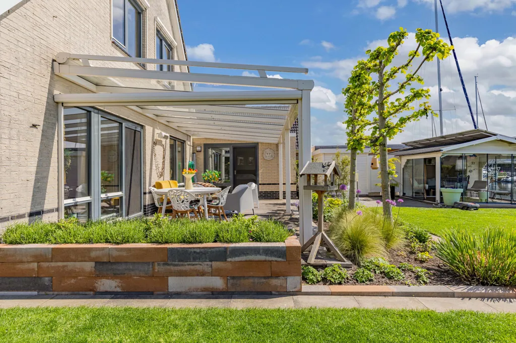 Terrasse - Villa with Private Dock in Lemmer