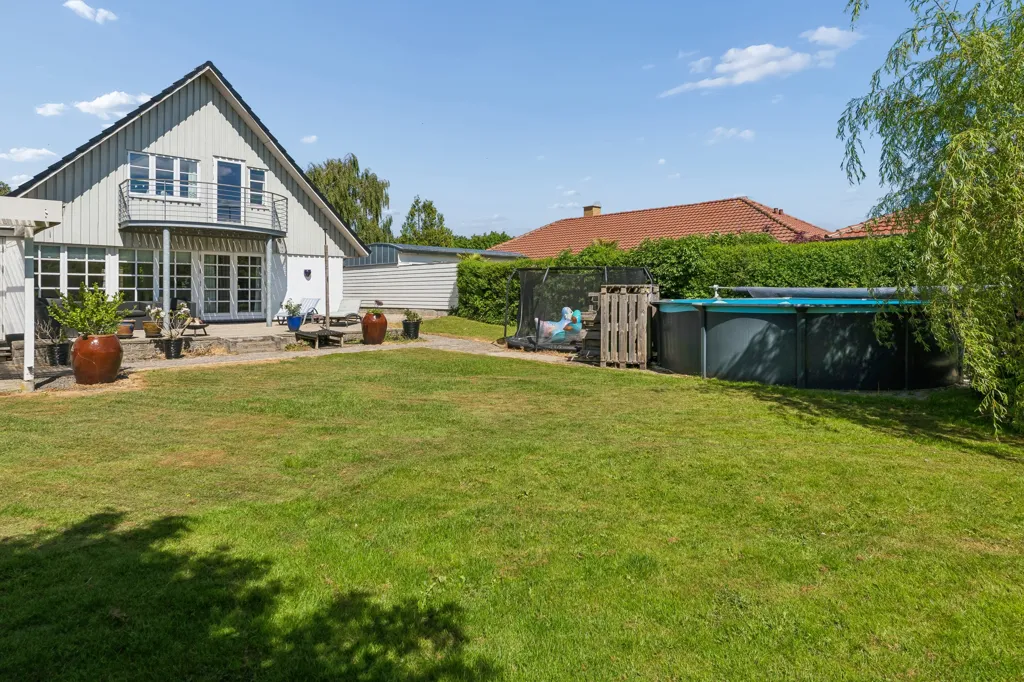 Jardin - Villa with South-Facing Garden in Odense