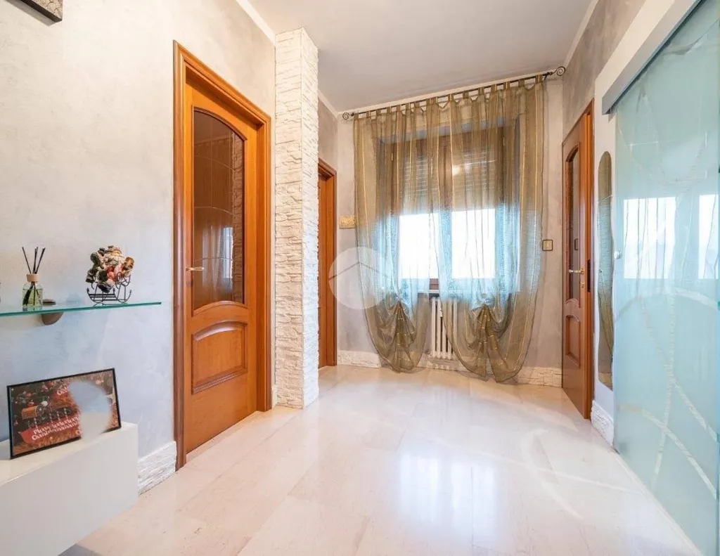Ingresso - Apartment with Balcony in Orbassano