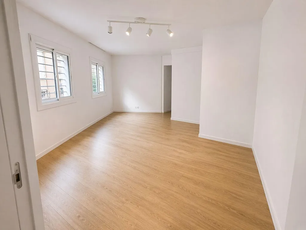 Pièces - Refurbished Flat with Balconies in Badalona