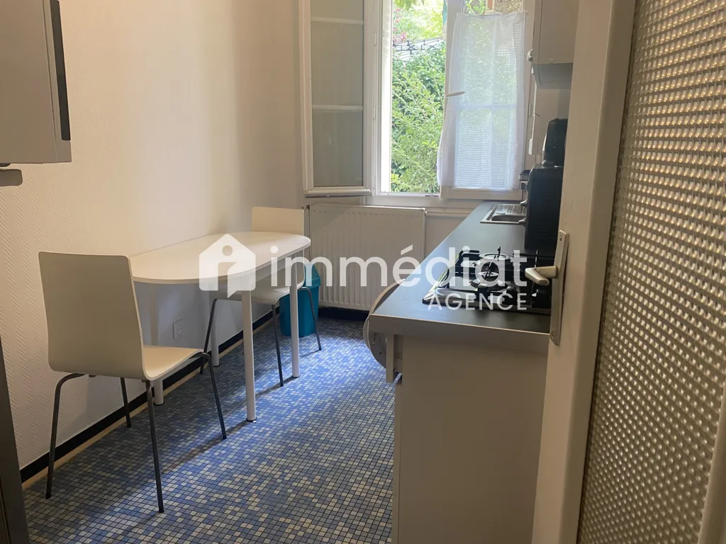 Cuisine - Appartement 1 Pièce Proche RER A à Rueil-Malmaison