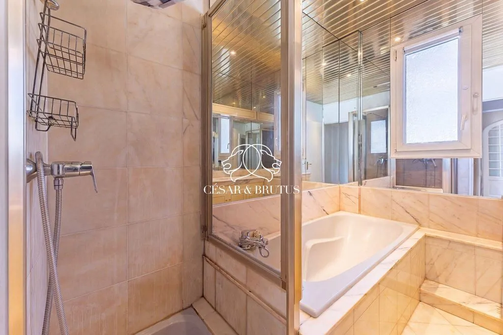 Vannitoad - Luxury Flat with Balcony in Lyon's 7th Arrondissement