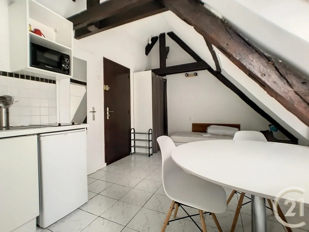 Cuisine - Studio Meublé en Centre-Ville à Compiègne