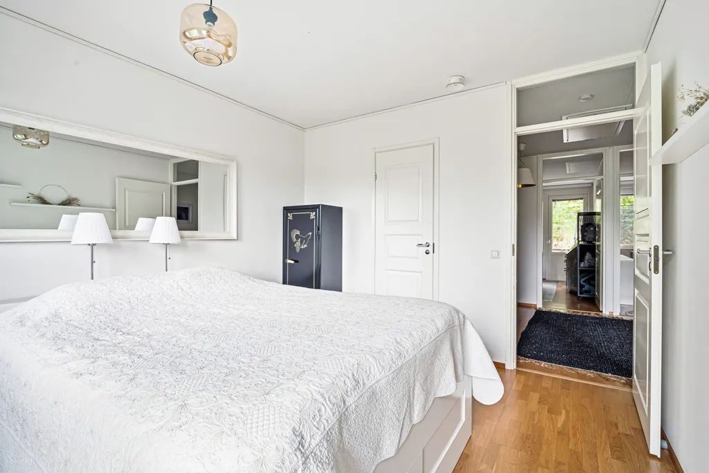 Magamistoad - Spacious Corner Flat with Balcony in Kerava
