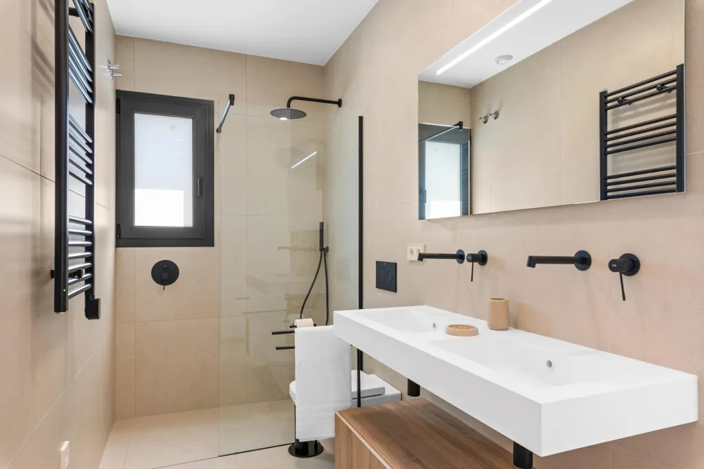 Vannitoad - Newly Built Villa with Pool in Los Alcázares
