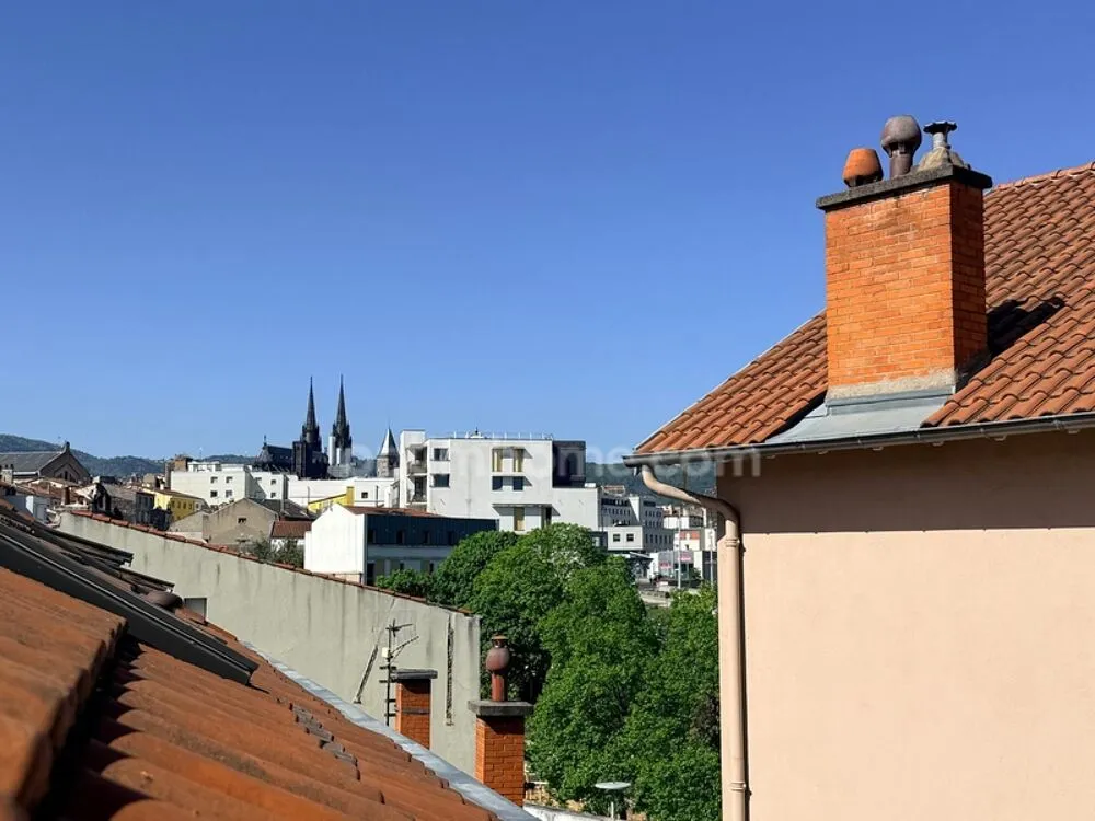 3-toaline korter asukohas Clermont ferrand
