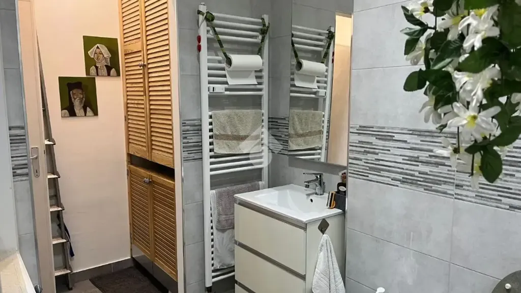 Salles de bain - Modernised Studio with Balcony in Sesto San Giovanni