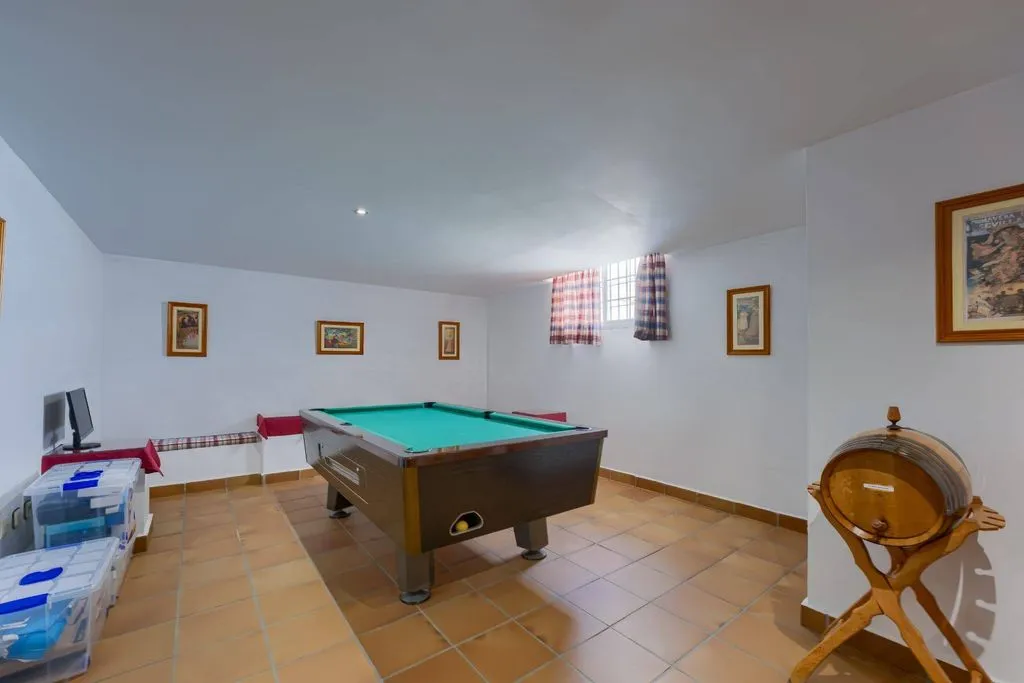 Stanze - Luxury Villa with Pool in Tomares