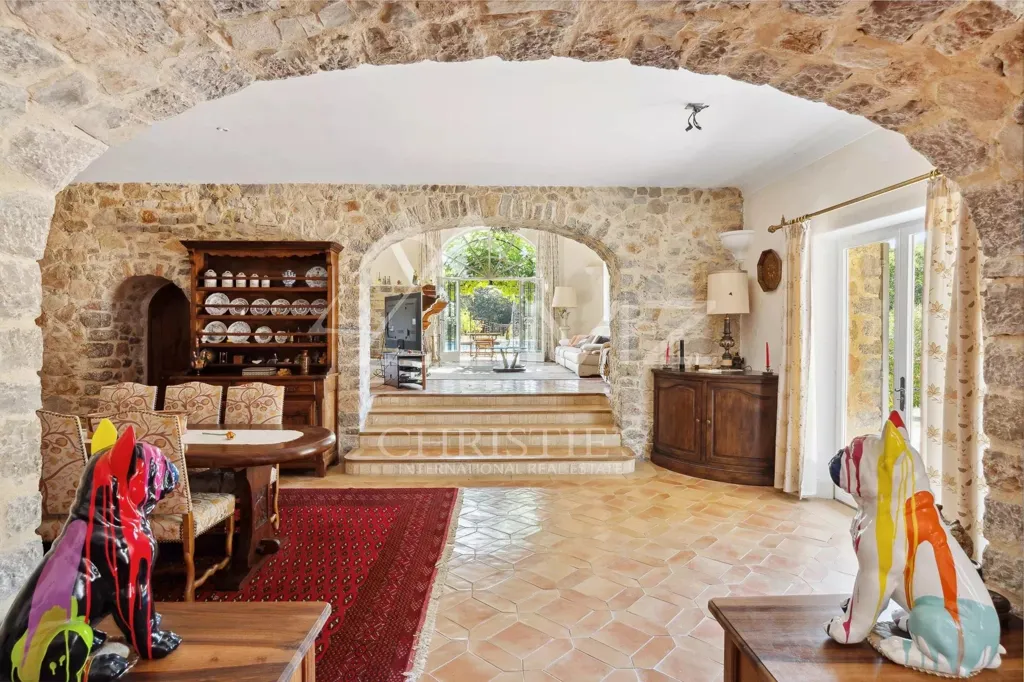 Elutuba - Stone Bastide with Pool in Provence
