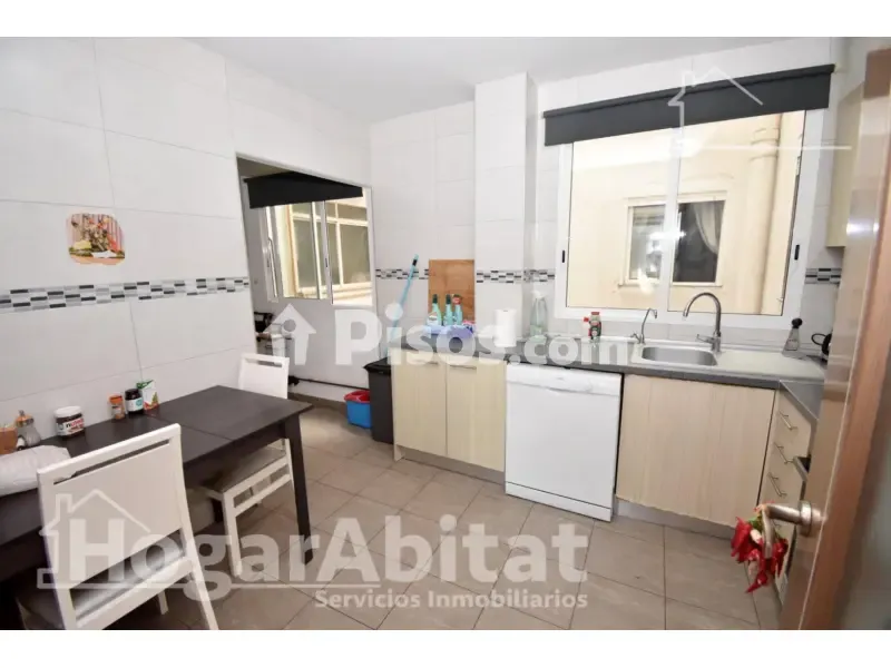 Cuisine - Reformed Apartment with Balcony on Primado Reig