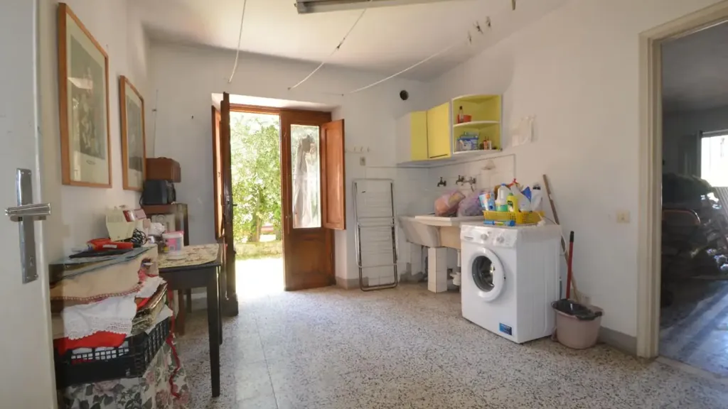 Utility Room - 6-room house in IT