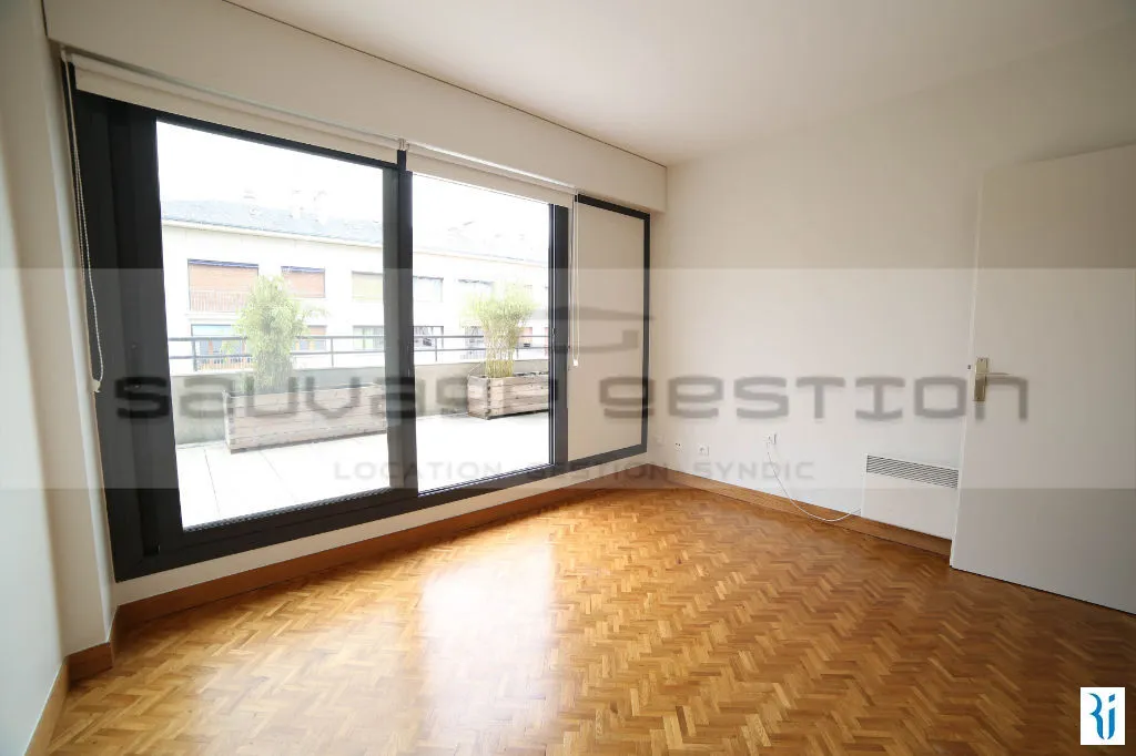 Toad - 2-Bed Flat with Terrace in Rouen Centre