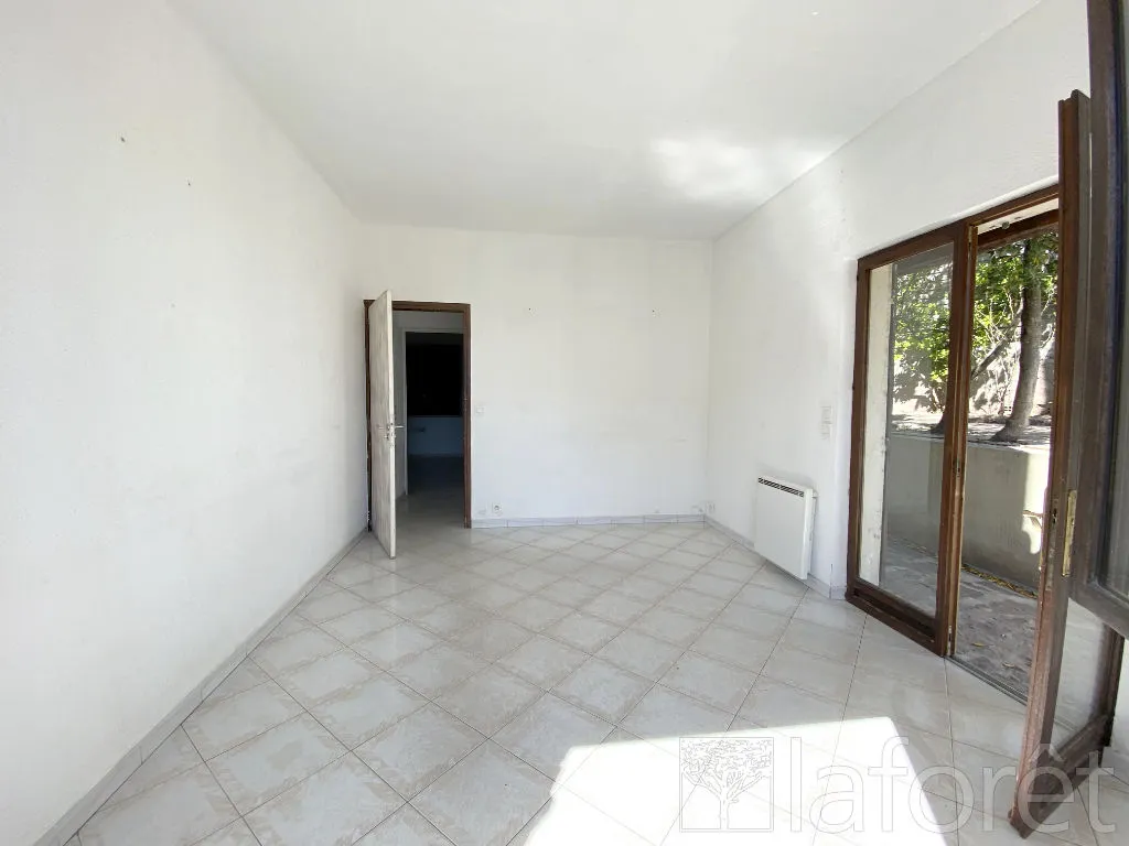 Rooms - Apartment with Private Garden near Saint-Raphaël
