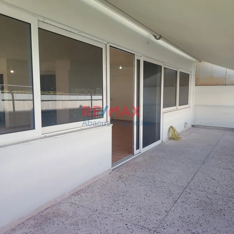 Terrass - Office with Balcony in Piraeus Centre