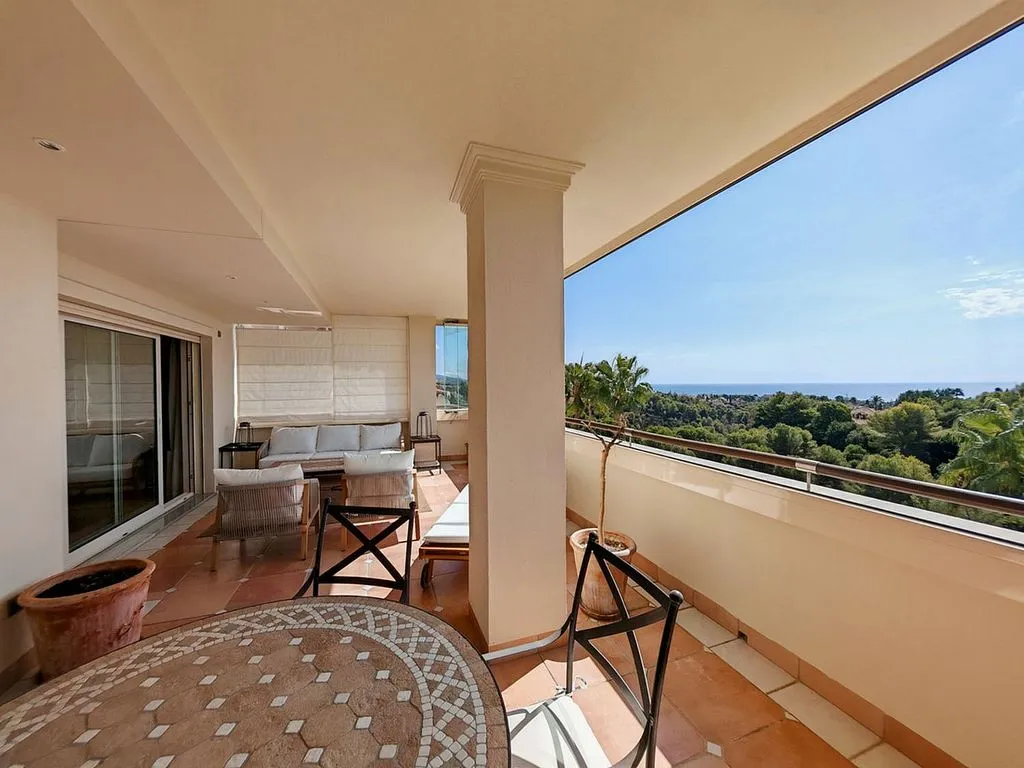 Terrass - Luxury Apartment with Sea View in Sierra Blanca, Marbella