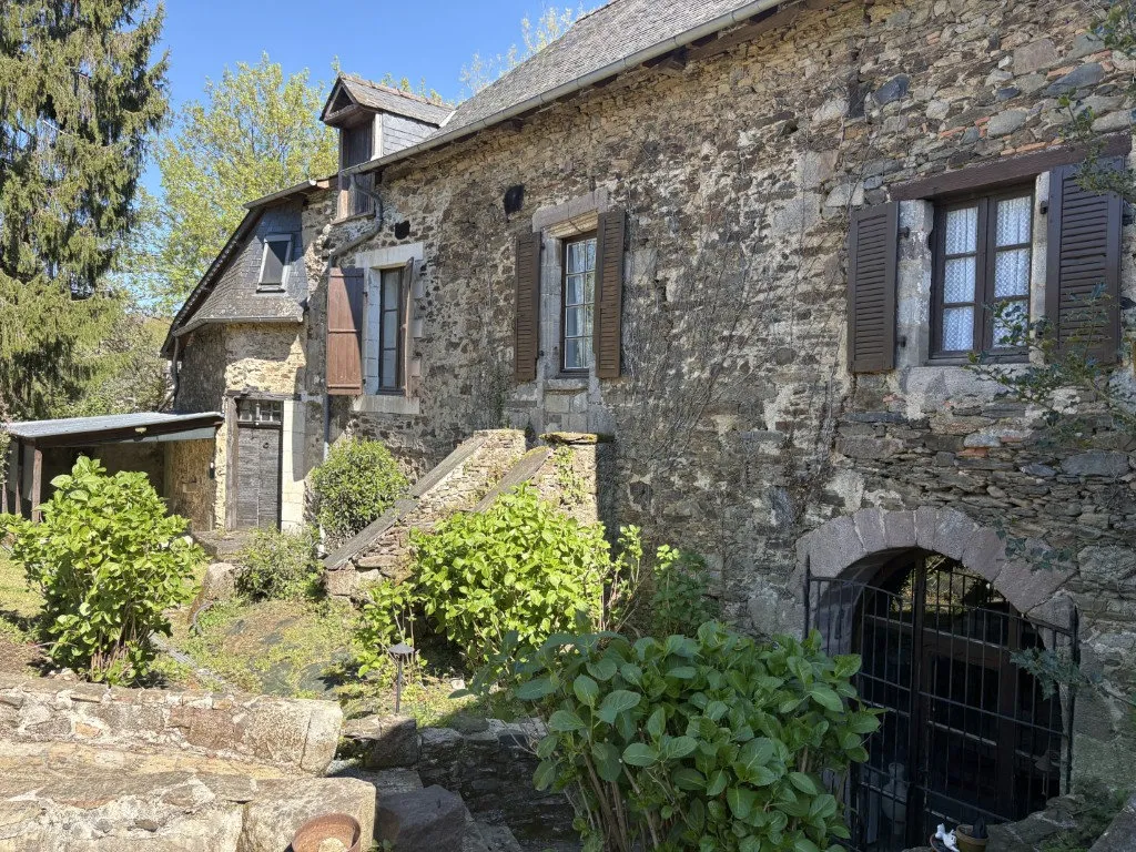 Välivaade - Renovated Stone House with Pool near Objat