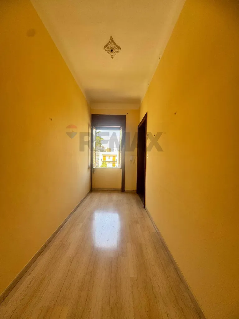 Esik - Spacious Apartment with Terrace in Augusta