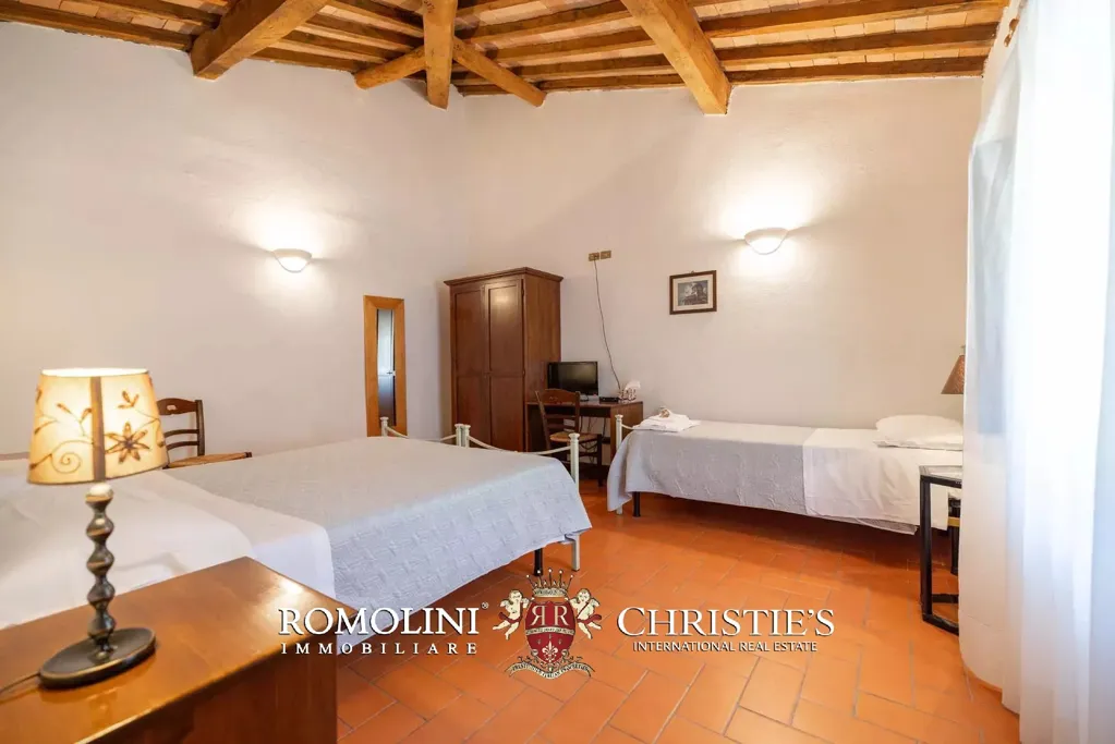Magamistoad - Historic Estate with Castle in Umbria