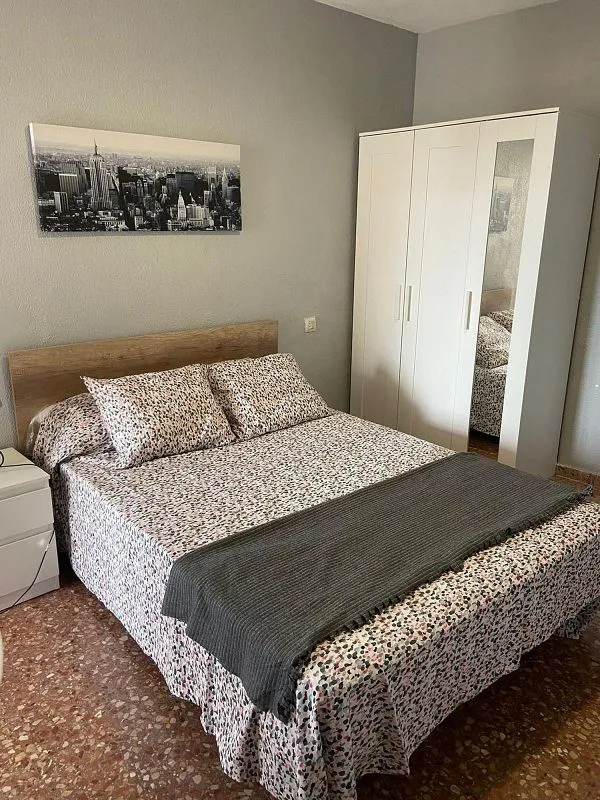 Student Flat with Balcony in Mestalla