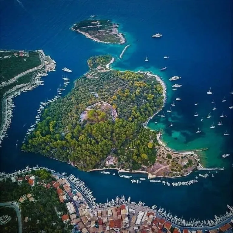 Maison 6 chambres à PAXOS-MIDDLE