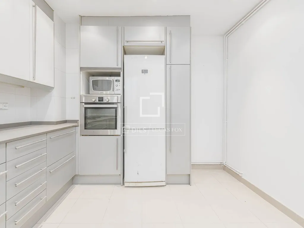 Cuisine - Bright Apartment with Terrace in Barcelona