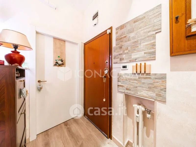 Entrée - Trilocale with Balcony in Bologna