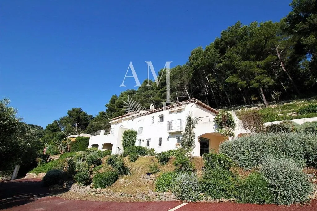 Välivaade - Luxury Villa with Sea View in Cannes