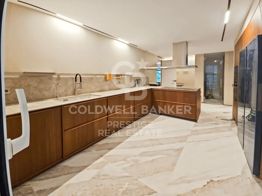 Kitchen - Spacious Flat with Terrace in Exclusive Barcelona
