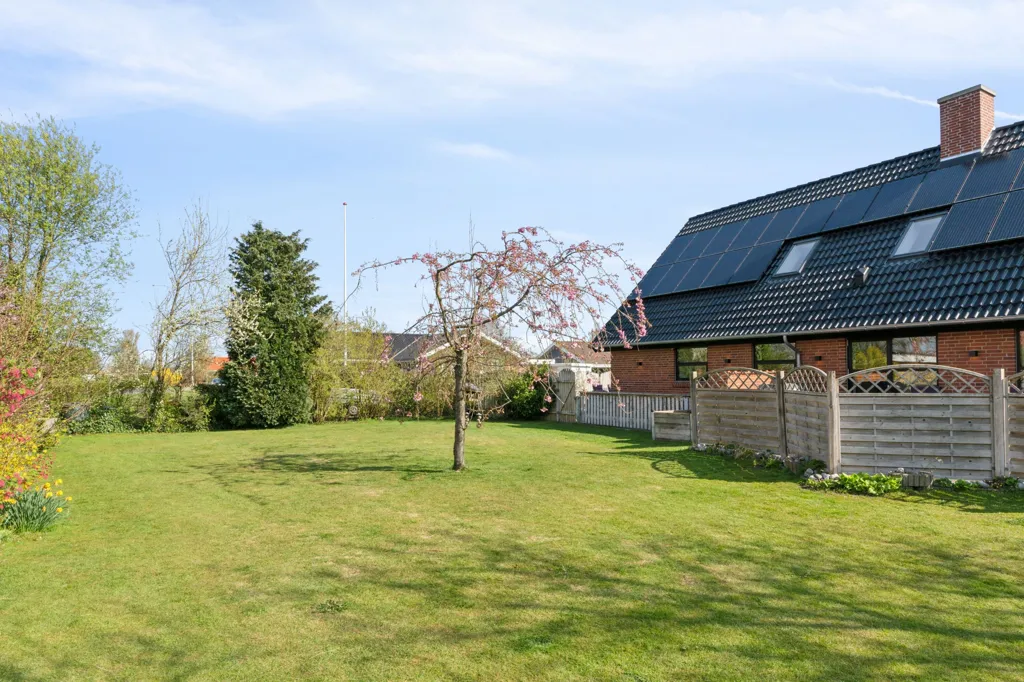 Aed - Modernised Villa with Solar Panels in Ørum