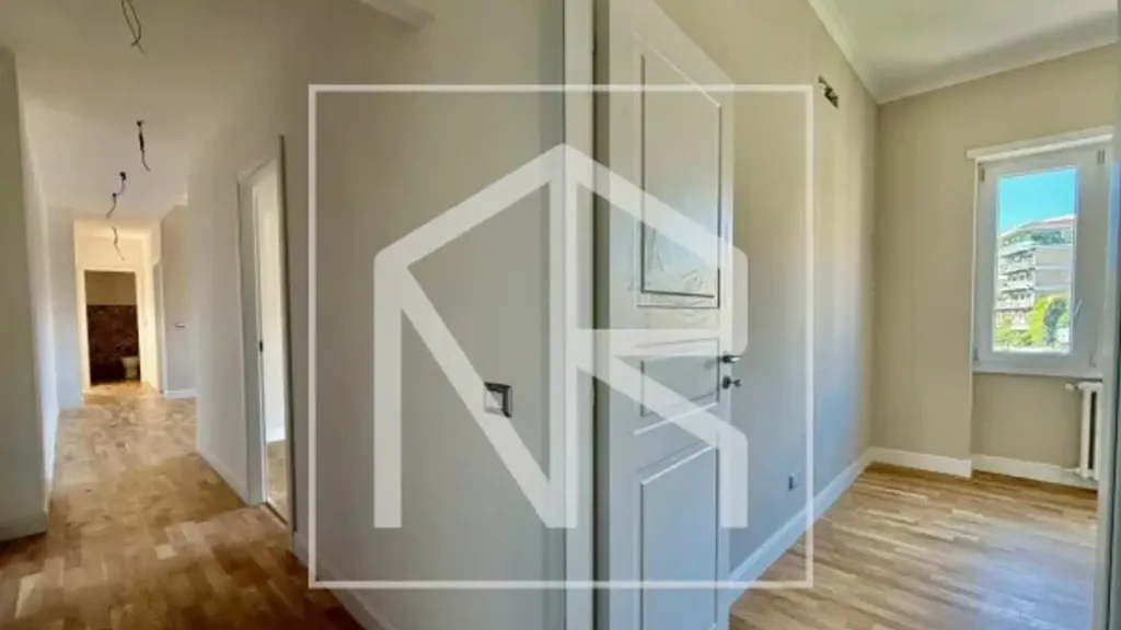 Toad - Ristruttured Apartment with Balcony in Rome