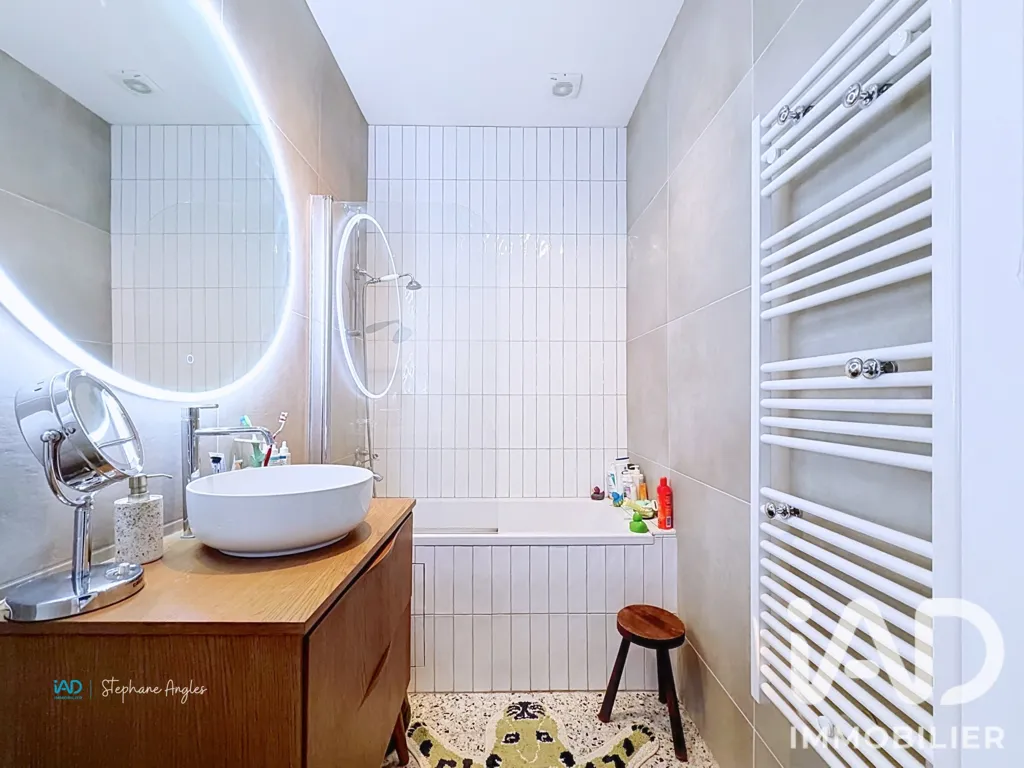 Bagni - Haussmannian Flat in Saint-Ouen-l'Aumône