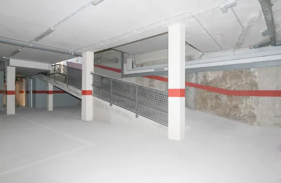 Garage - Parking Space in Central Breda