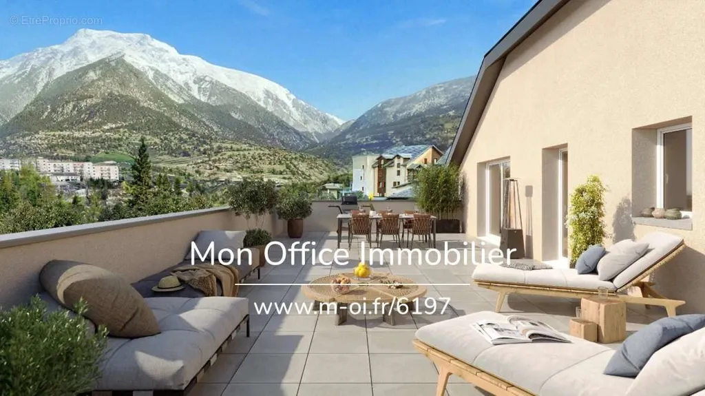 Terrasse - Appartement 2 Pièces avec Garage à Embrun