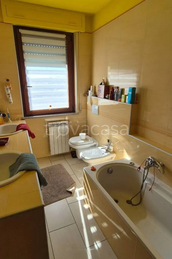 Bagni - Rustic Bifamily Villa with Garden in Trecate