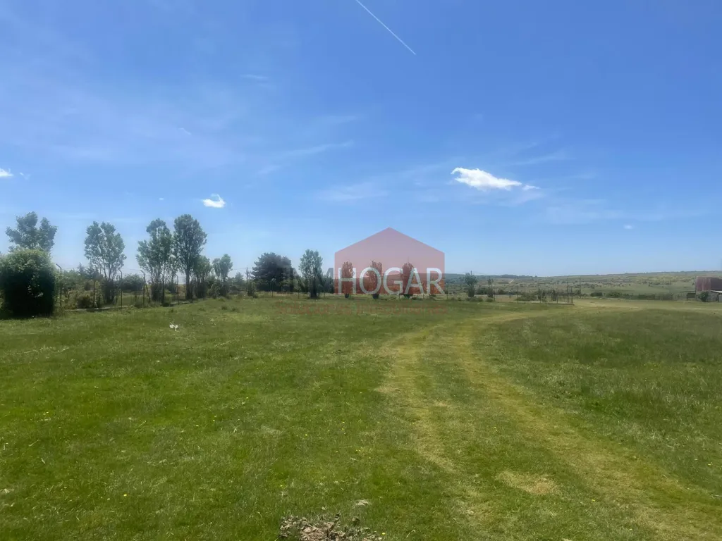 Aed - Rustic Plot in Herradón de Pinares