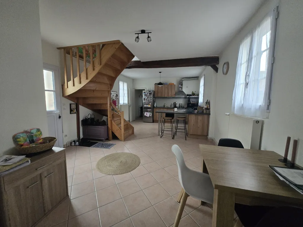 Salle à manger - Maison en Brique dans une Rue Calme à Le Meux