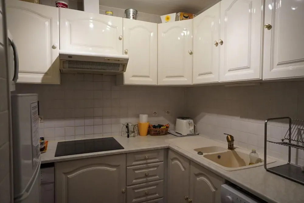 Cuisine - Appartement Meublé avec Balconnet à Dijon