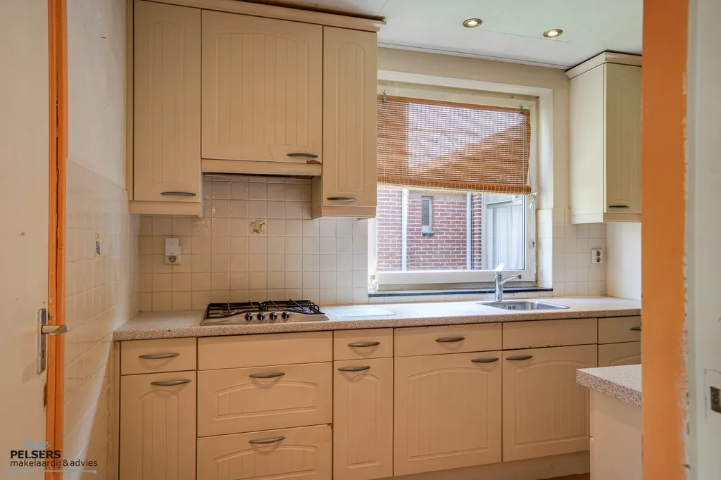 Kitchen - Characterful Two-Storey House with Garden in Reuver