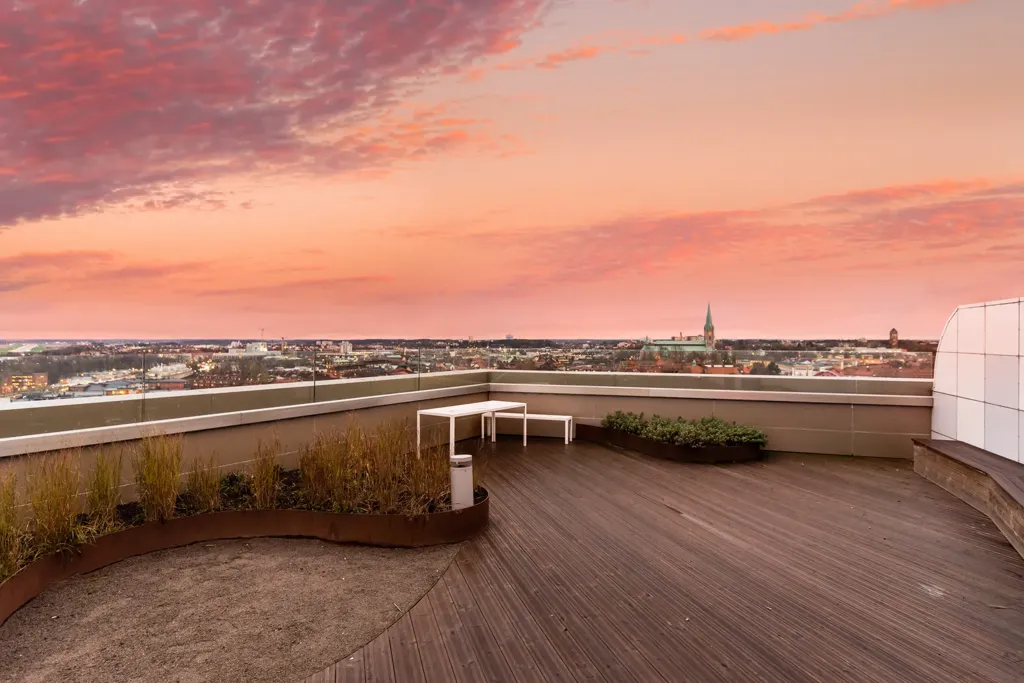 Terrasse - Apartment with City View in Central Linköping