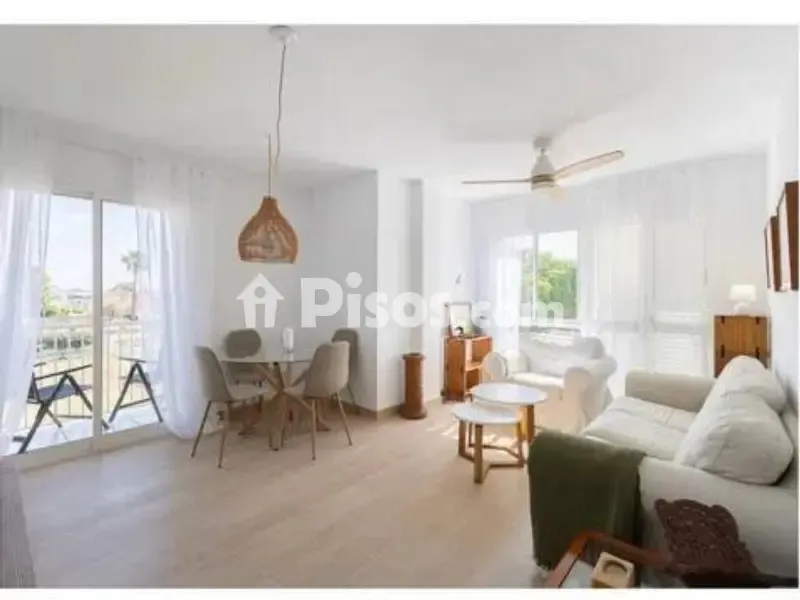 Elutuba - Seafront Flat with Balcony in Corinto