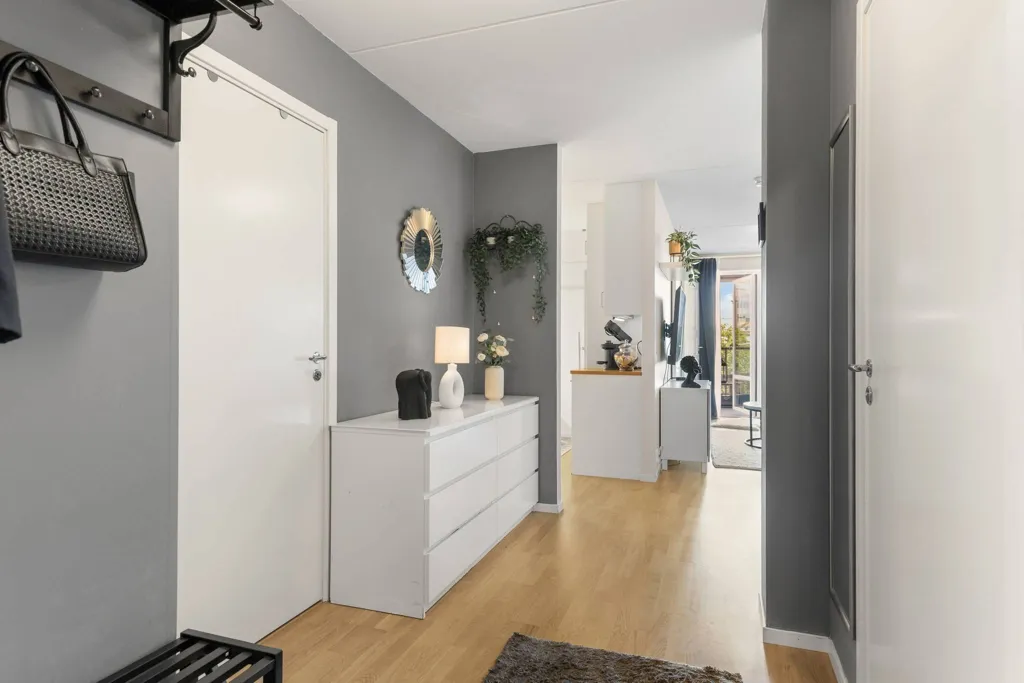 Entrée - Apartment with West-Facing Balcony in Stockholm
