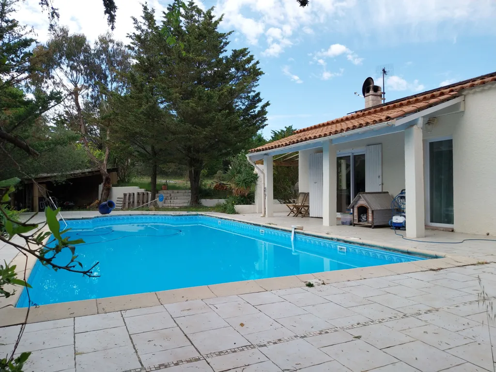 Piscine - Maison de Plain-Pied avec Vue Panoramique à Lucéram
