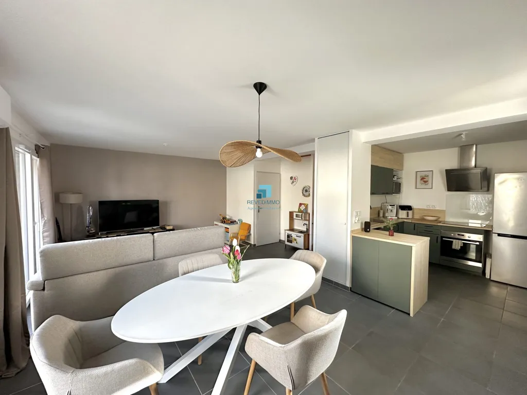 Salle à manger - Maison Récemment Construite avec Jardin au Pontet