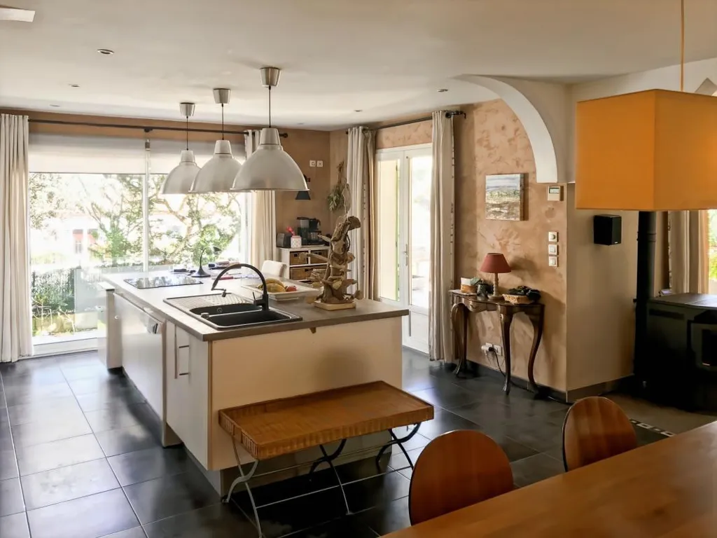 Köök - Charming House with Studio near Uzès