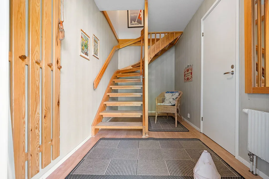 Pièces - Apartment with Balcony in Central Gisle
