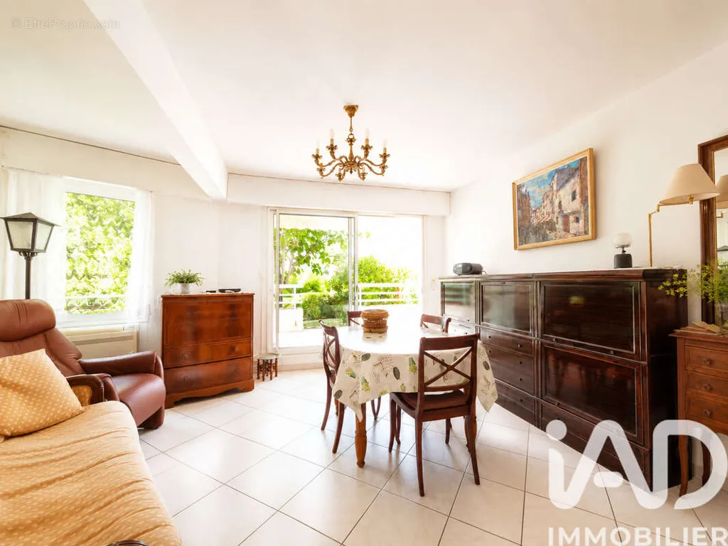 Söögituba - Charming Apartment with Parking in Saint-Raphaël