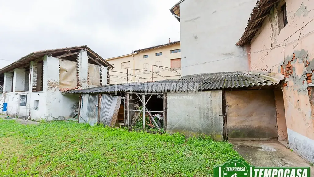 Aed - Rustic Cottages to Renovate in Guardamiglio