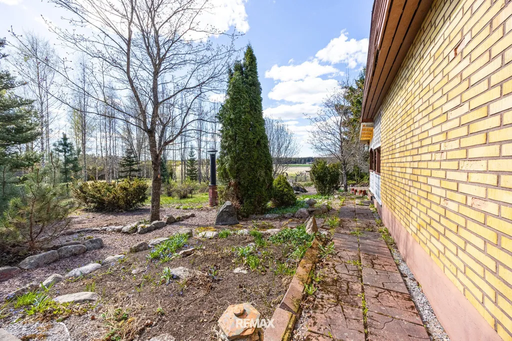 Jardin - Maison 4 pièces à FI