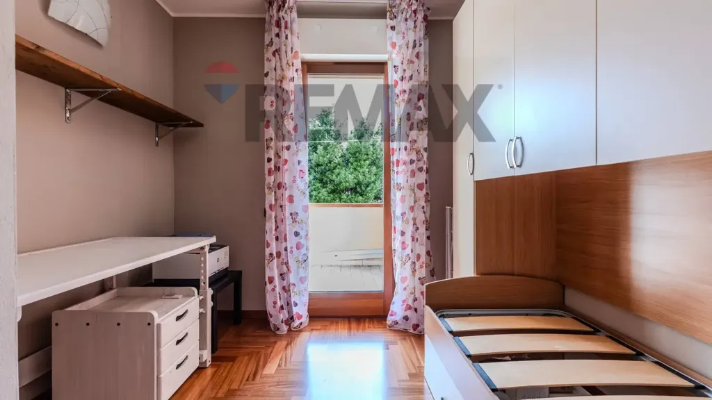 Chambres - Trilocale with Balcony in Sestu