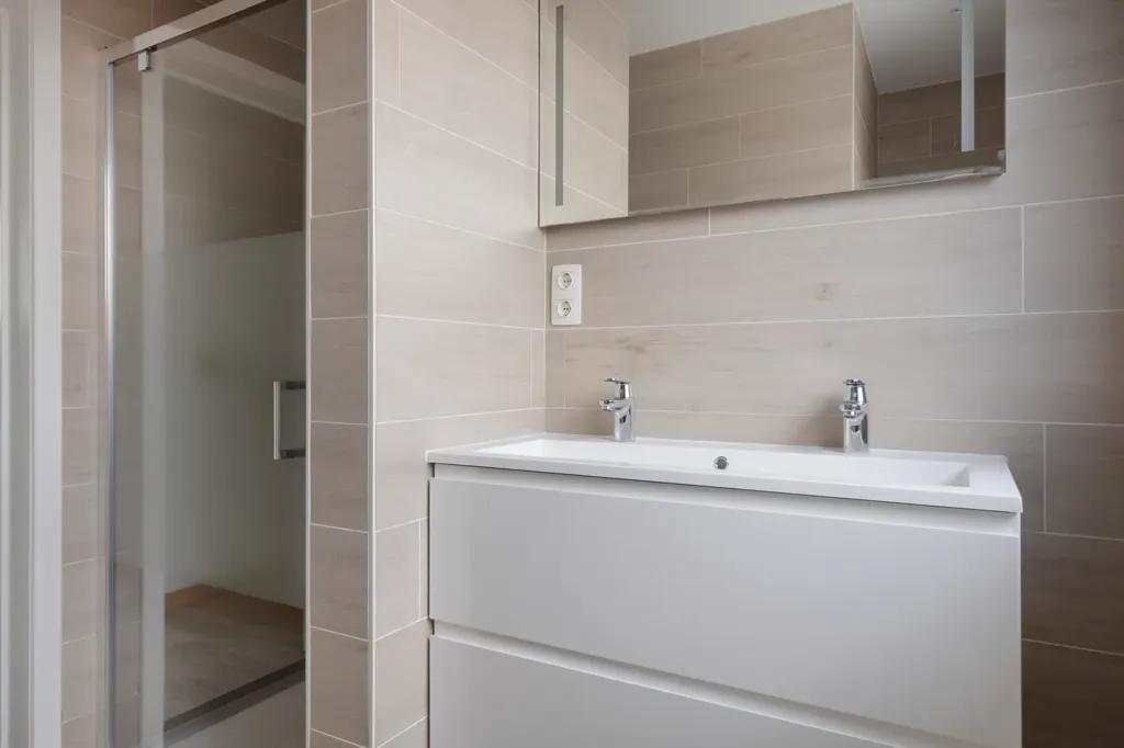 Vannitoad - Renovated Semi-detached House in Sas van Gent